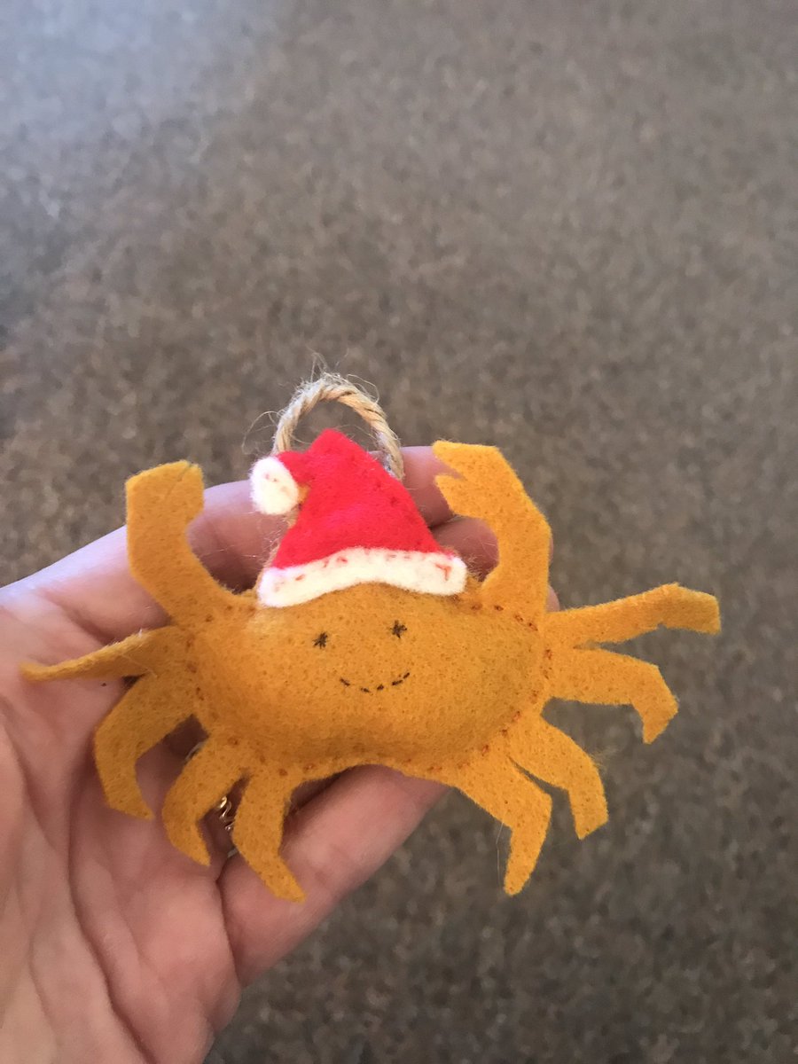 Sewing away for <a href="/CromerTownFC/">Cromer Town FC</a>'s Christmas tree which will be in Cromer Parish Church tomorrow with a collection bucket. #ThisGirlCan #UTC 🦀🦀