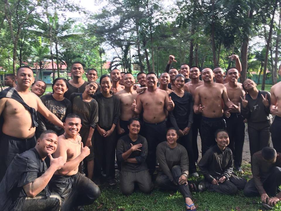 yan2x09's tweet photo. after reception
#classaladiwa
#Intern2017 https://t.co/akPtlOY6mf