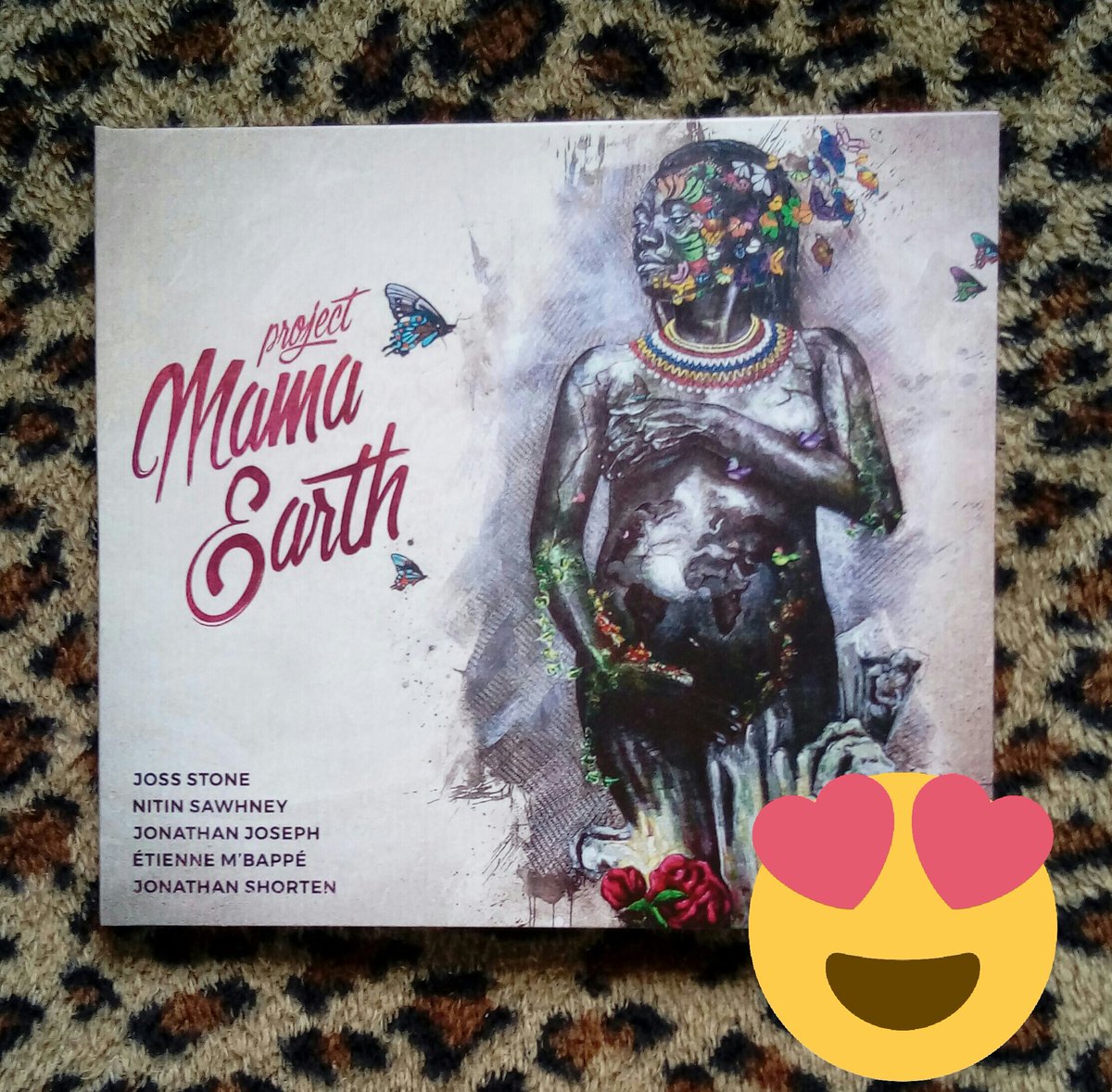 JossStonePL's tweet photo. Finally in my hands! @JossStone @thenitinsawhney @DrummerJjoseph @EtienneMBAPPE @jonathanSHORTEN #ProjectMamaEarth #jossstone #JossStonePoland https://t.co/NdblalJ4ak