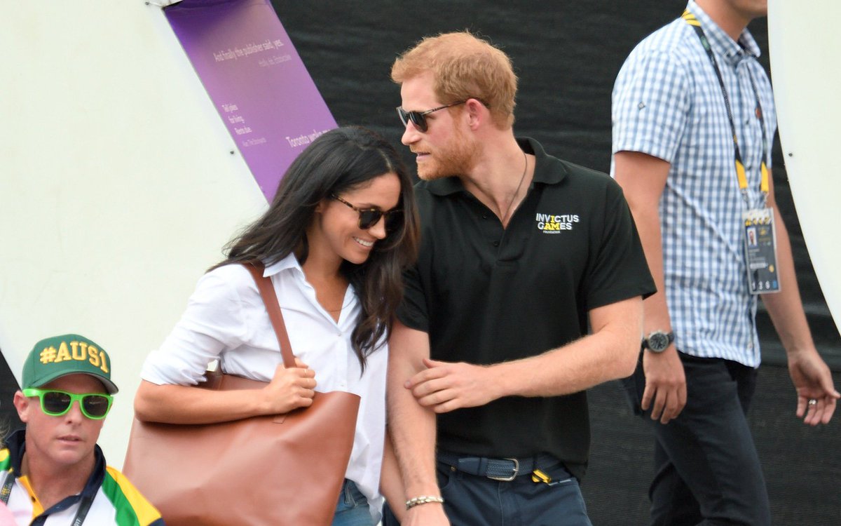 ShareARoom's tweet photo. It's Official: Meghan Markle and Prince Harry Are Engaged https://t.co/RtUrIm2URU