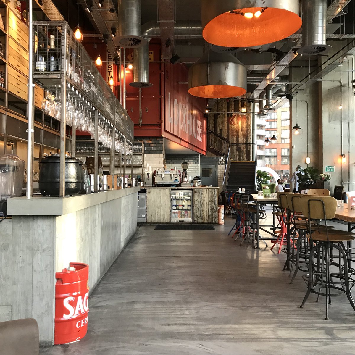 ShelfordMartin's tweet photo. Another awesome meeting spot, this time @LockhouseLondon - I’d be very happy with this as an office! #Entrepreneur  #tech @mango_hr https://t.co/hC5KoNEQX7