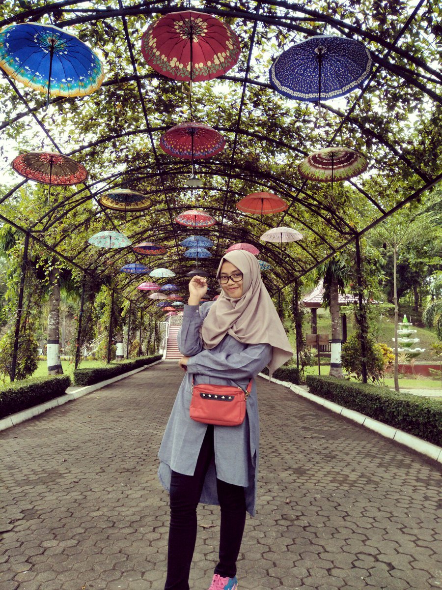 licand17's tweet photo. Oh hidup ini indah 😇😇😇 https://t.co/pfyiFWPqzg