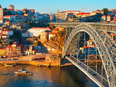 PlanWatcher_TRV's tweet photo. Menuda oferta: 2 o 3 noches en AD, bodega y city tour en 4* de Oporto https://t.co/FEnrY6xT04 https://t.co/9XbZGqR4lJ