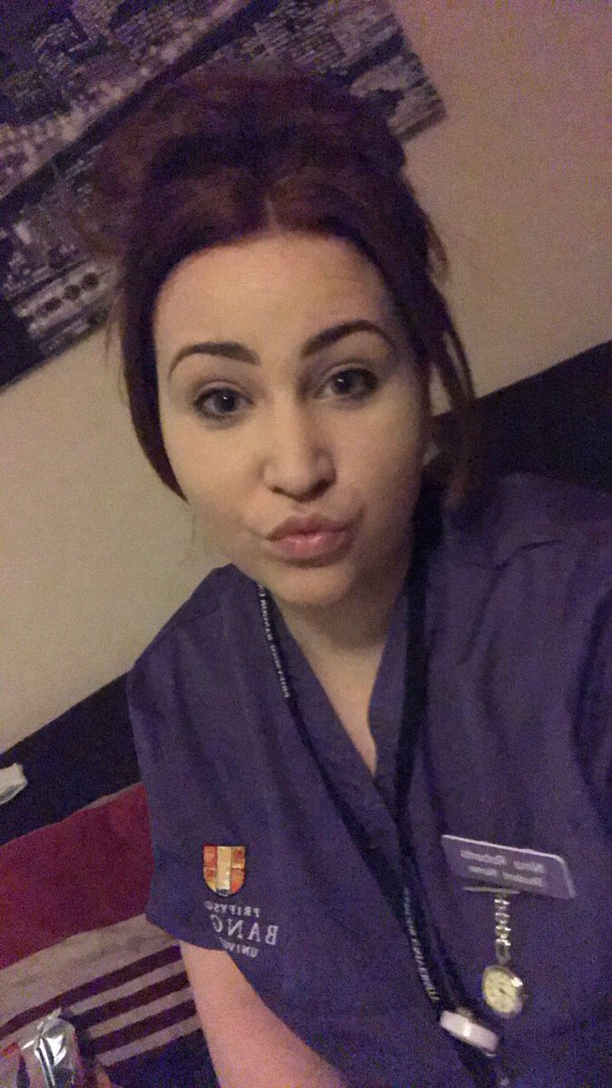 ninaroberts2013's tweet photo. Loving placement👌🏻👊🏻 #getstuckin @BangorNursing @BCUHB https://t.co/4tFz6y4V3w