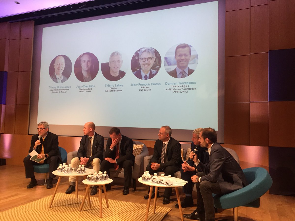BGuilbaud's tweet photo. #IRTForum2017 Thierry Guillaudeux @UnivRennes1 @IRT_BCom @OuestValo « pour attirer les chercheurs il faut les faire rêver » « bcom a obtenu des résultats incroyables en très peu de temps » https://t.co/zKBrrdRLuV