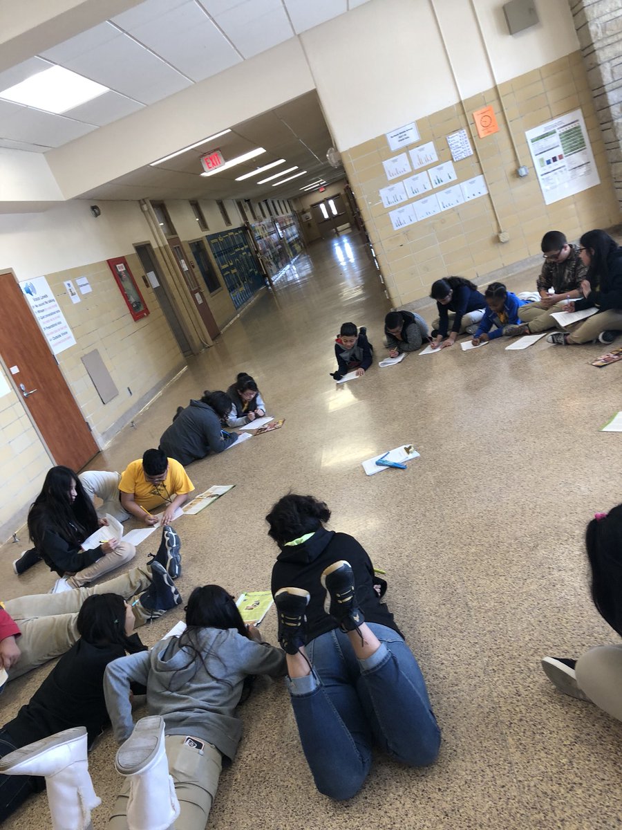 JasmineHaverly2's tweet photo. Circle time!! #HISD #circletime #teamwork #LiteracyForAll #middleschool #hisdbuzz #ela https://t.co/kxCE5jGVPB