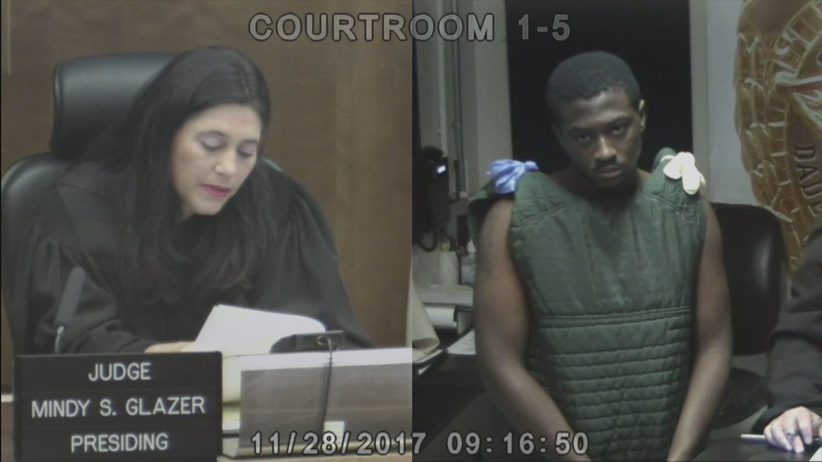 Teen charged as adult in fatal shooting at ATM in North Miami Beach bit.ly/2Adv4WJ?utm_so… https://t.co/vytdAyZW85