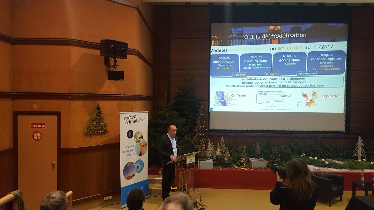 quantin2's tweet photo. #JS2017 @MeteoClimat
Présentation de la modélisation des risques climatiques sur récoltes par @DMoncoulon https://t.co/SIi5n82Uiw