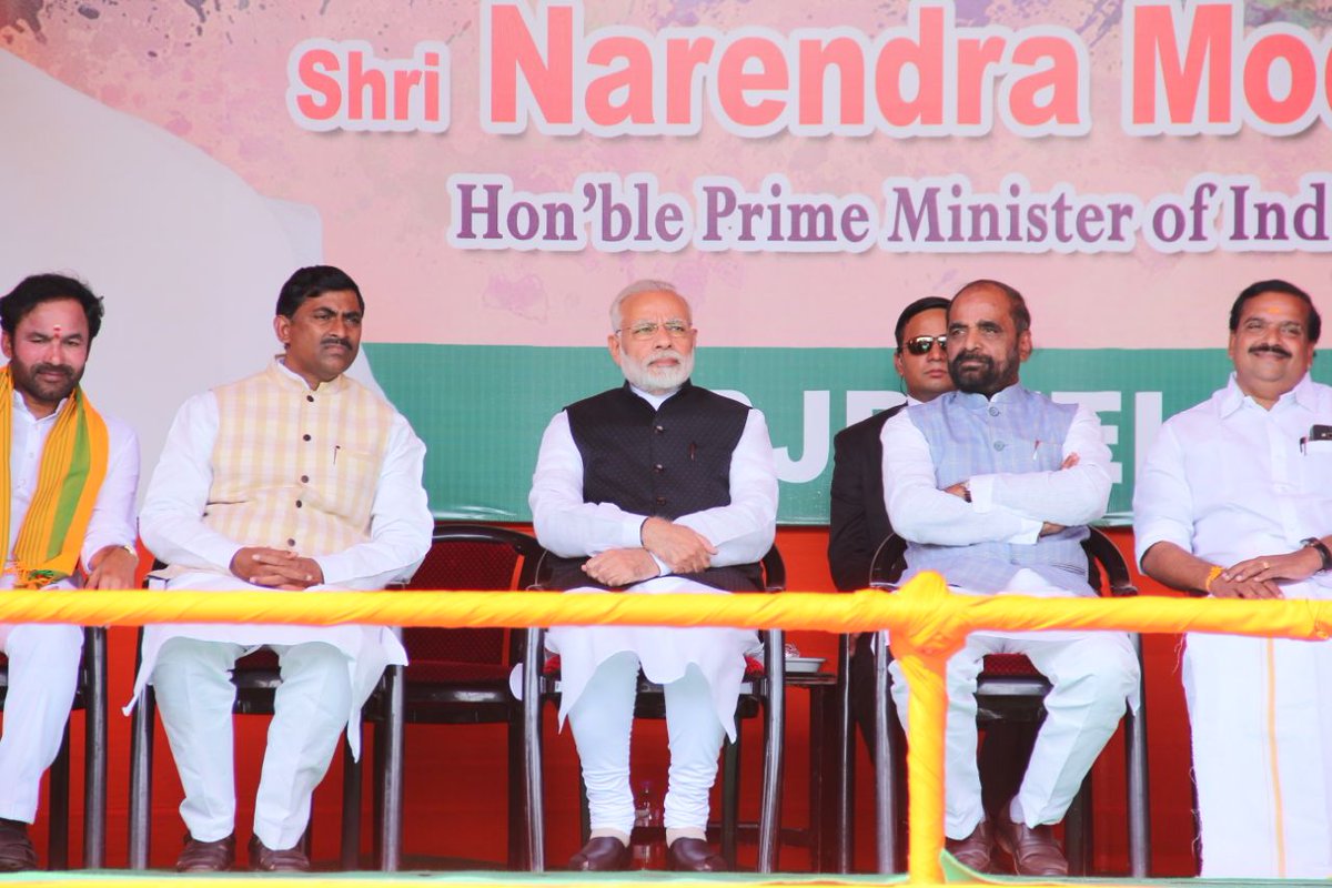 VijayGo85865290's tweet photo. Glimpses of BJP rousing reception of Hon'ble Prime Minister Narendhra Modiji at Begumpet, Hyderabad.
#ModiInTS https://t.co/yLiUcR4c5H https://t.co/Gwrg08tuSV