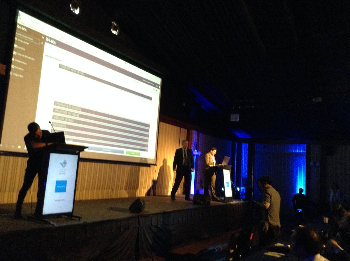 DigitalBankLA's tweet photo. En este momento sobre el escenario del #DigitalBankInsurance la #Startup #ISol https://t.co/D1Fh3BzSLW