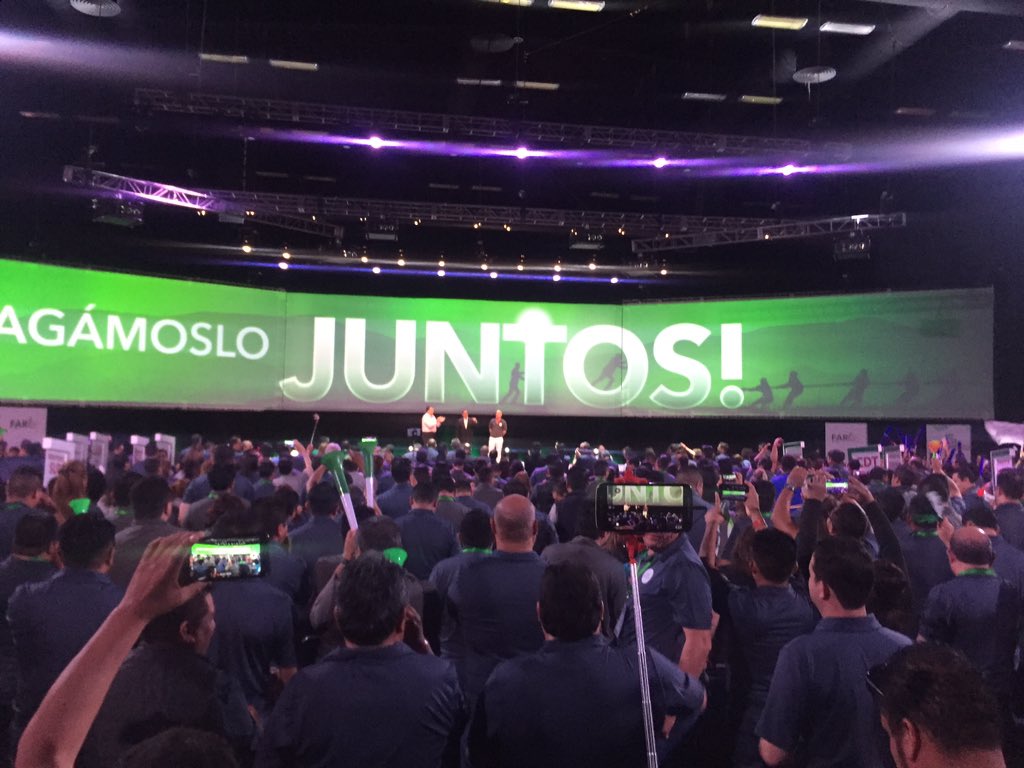 MarceLopez_MX's tweet photo. #Faro2017 @BancoAzteca @Tiendas_Elektra juntos lograremos las metas. https://t.co/aw1vaUf8Kt