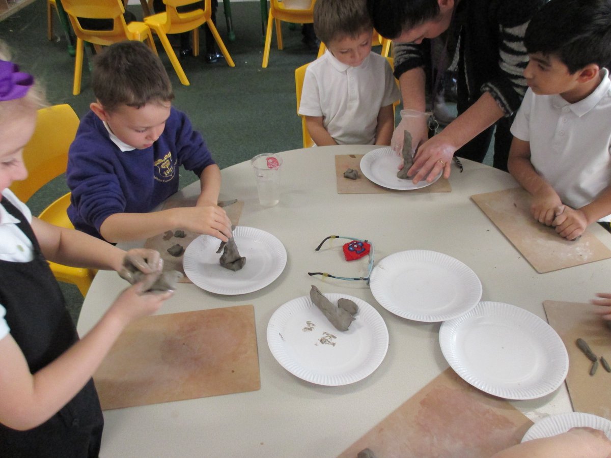 Athens_Rome's tweet photo. We've been artists today! Take a look at our tree sculptures 🌲🎨 https://t.co/ySxywjqlxE