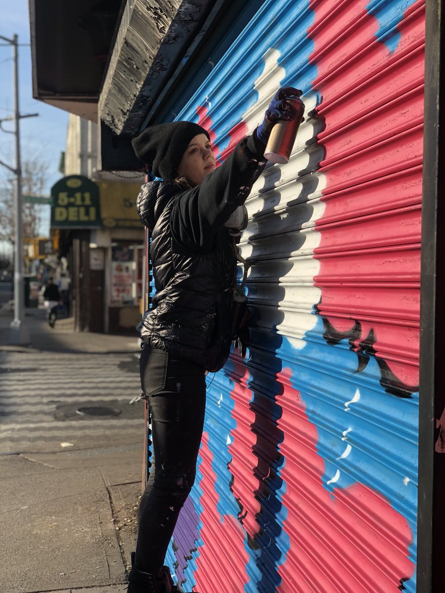 CMDebiRose's tweet photo. Have you noticed #100gates murals around the North Shore? I’m proud to have expanded this initiative to Port Richmond + West/New Brighton. Today Lena Montoya finished her mural at 210 Port Richmond Ave 👏🏽👏🏽👏🏽 https://t.co/gFuqenAOQ1