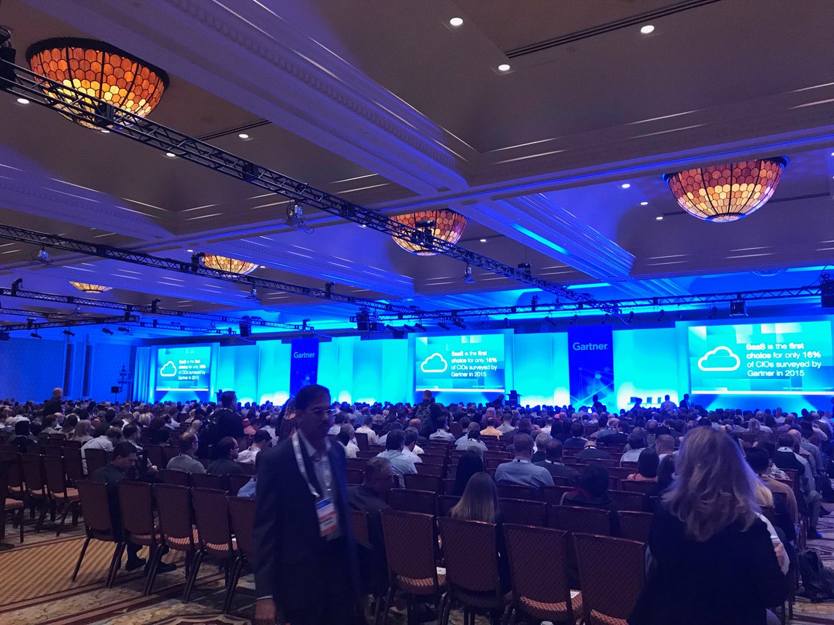 jeffd506's tweet photo. Over 1,800 packing in to the @Gartner #IAM Summit keynote!! #GartnerIAM #CyberSecurity #identity https://t.co/f2m0dBYK5Y