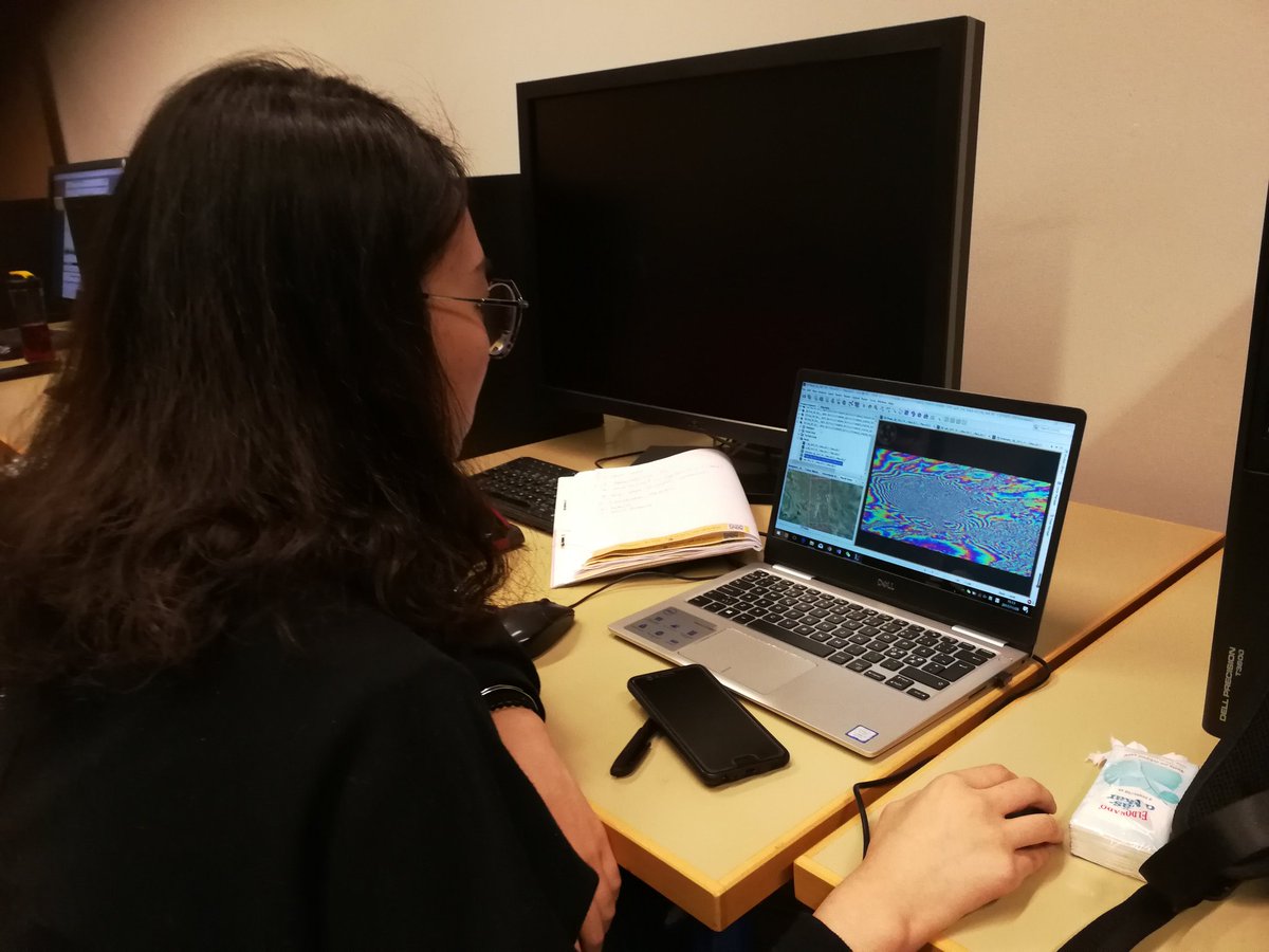 FNilfouroushan's tweet photo. Happy to see my master students happy who worked effectively(3 hours lab) today on hot topic #Kurdistan #Iran #Iraq M7.3 #earthquake with @ESA_EO #Snap software using #Sentinel1 data #insar @higaktuellt https://t.co/BodniNCScP