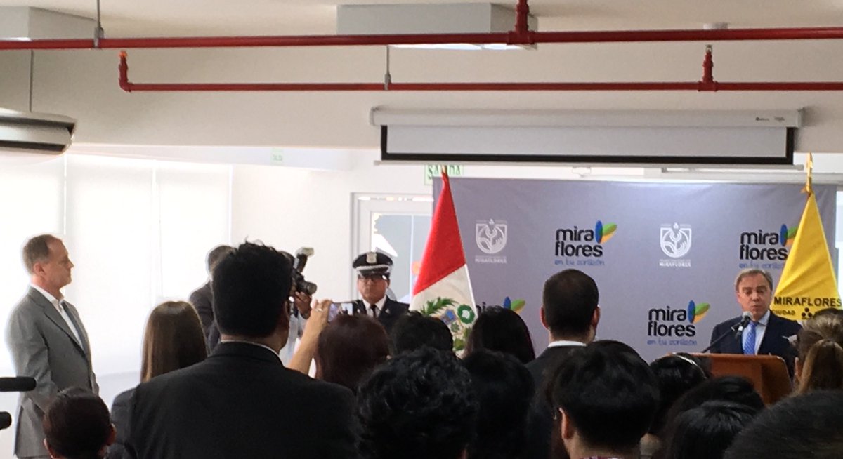 EricRaulPena's tweet photo. Hoy inauguramos el flamante Centro de Innovación “El Puente” de @MuniMiraflores! Un espacio sensacional para seguir fomentando la innovación con impacto social en Miraflores y el Perú! https://t.co/nvmxyNEWLf