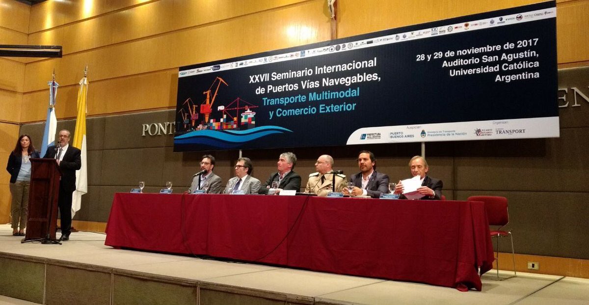 adolfoescobard's tweet photo. Participando del XXVII Seminario Internacional de Puertos, Vías Navegables, Transporte Multimodal y Comercio Exterior. Acompañando al #SSPyVN Jorge Metz. #DDPS #DNVN https://t.co/mYbNPAofoQ