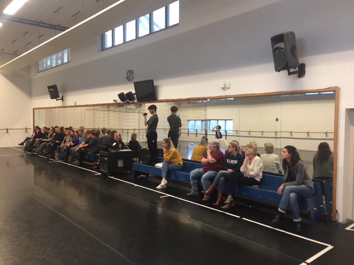 NicoTeun's tweet photo. Kickoff Spรฉcialitรฉ de la Maison 2018 bij @introdans In deze editie .... dansers van: #DeBlink #DeWegwijzer @lindedeventer @anneflokstra @cso_dezonnehoek #DeFonkel @VSOMariendael @VaartOosterbeek @HetBariet #DeHamalandschool en basisschool St Jozef #SdlM https://t.co/Tyo9WaO0k2