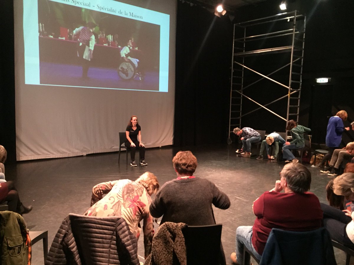 NicoTeun's tweet photo. Kickoff Spรฉcialitรฉ de la Maison 2018 bij @introdans In deze editie .... dansers van: #DeBlink #DeWegwijzer @lindedeventer @anneflokstra @cso_dezonnehoek #DeFonkel @VSOMariendael @VaartOosterbeek @HetBariet #DeHamalandschool en basisschool St Jozef #SdlM https://t.co/Tyo9WaO0k2