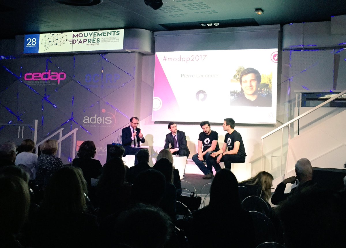 ellynkal's tweet photo. .@fcuchet, Secrétaire Général du @cedap_assopro et @PierreLacombe, CEO de @CelestoryStudio nous présentent leur serious game #AssoProManager lors du #modap2017 https://t.co/s9w7vobJdu