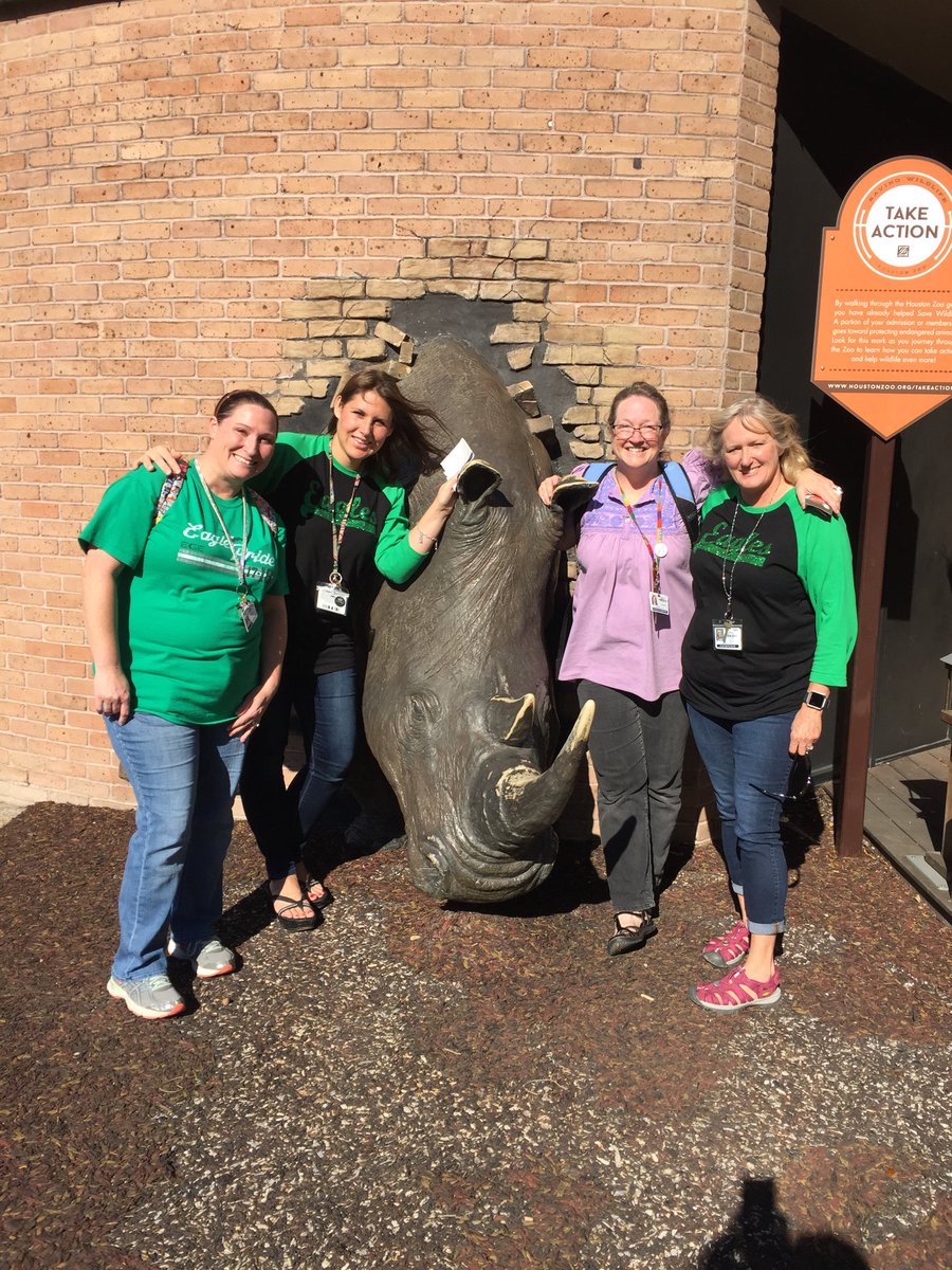 I love being an honorary Kindergarten teacher!