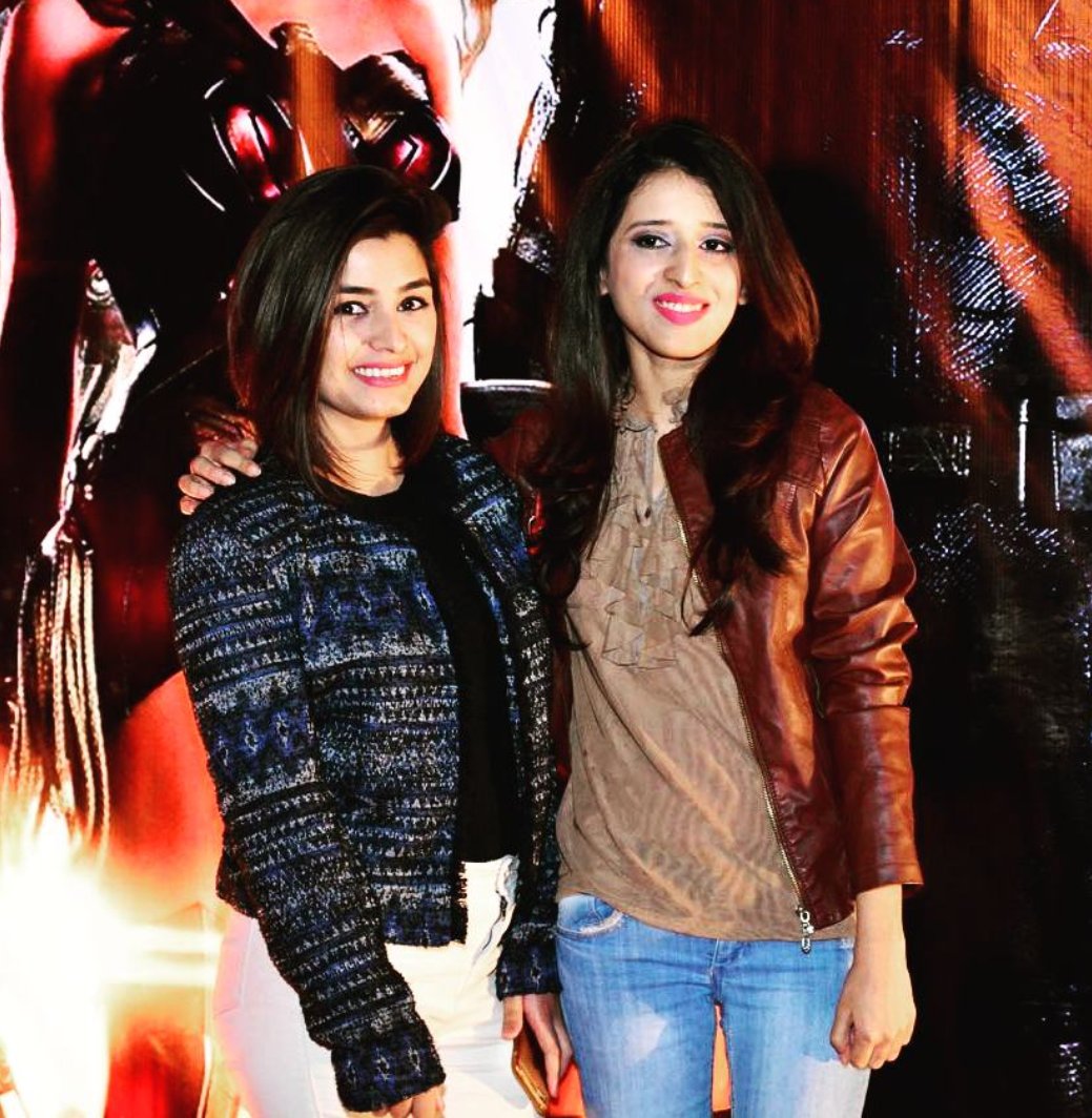 Nabehal's tweet photo. Highlights of Justice League Premiere in #cinegoldplex!
Awesome ambiance, friends and yummy food along with movie = pure bliss.
Thanks for inviting @cinegoldplex π
#3dgoldclass #luxurycinema #cinegoldplex #bahriatown #relaxandrecline #justiceleague #movienight https://t.co/LpqnqtpBtW