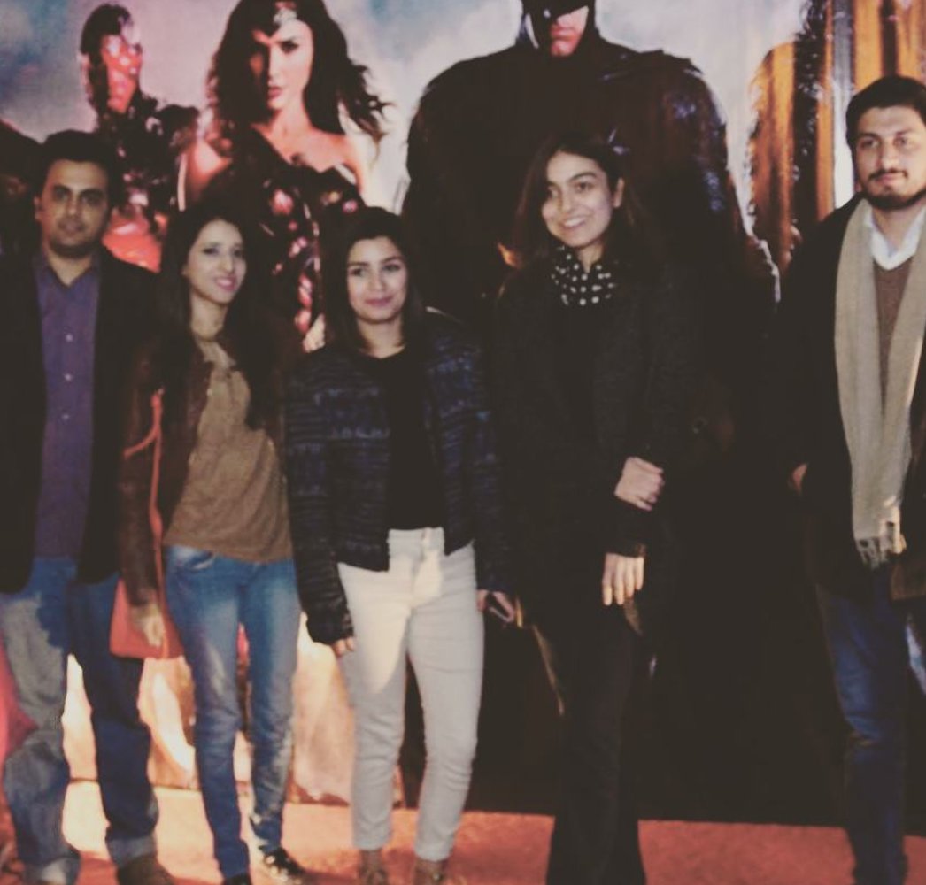 Nabehal's tweet photo. Highlights of Justice League Premiere in #cinegoldplex!
Awesome ambiance, friends and yummy food along with movie = pure bliss.
Thanks for inviting @cinegoldplex π
#3dgoldclass #luxurycinema #cinegoldplex #bahriatown #relaxandrecline #justiceleague #movienight https://t.co/LpqnqtpBtW