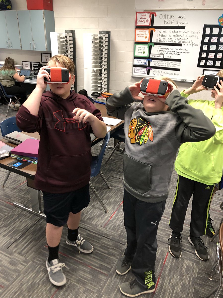 msmanojlovic's tweet photo. Who doesn’t love some VR at the Great Wall coupled with a partner nearpod activity? #sd113a https://t.co/ddrR78fjif