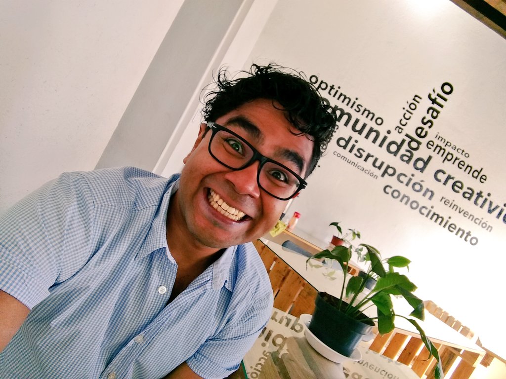 soyeliasgm's tweet photo. Soñar a que se pueda, y se pueda 👏
¡Con buenas noticias desde la #CasaDelEmprendedor ☺️ !
Gracias @INADEM_SE ,  @ImjuveMX  @InJuveMich 
¡ entra a https://t.co/ko0ithPrrn  y comienza a soñar! #PIL https://t.co/fApihhrUAJ