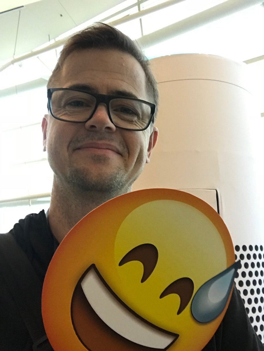 gnidde's tweet image. I bought myself a big echo #BigEchoSelfie