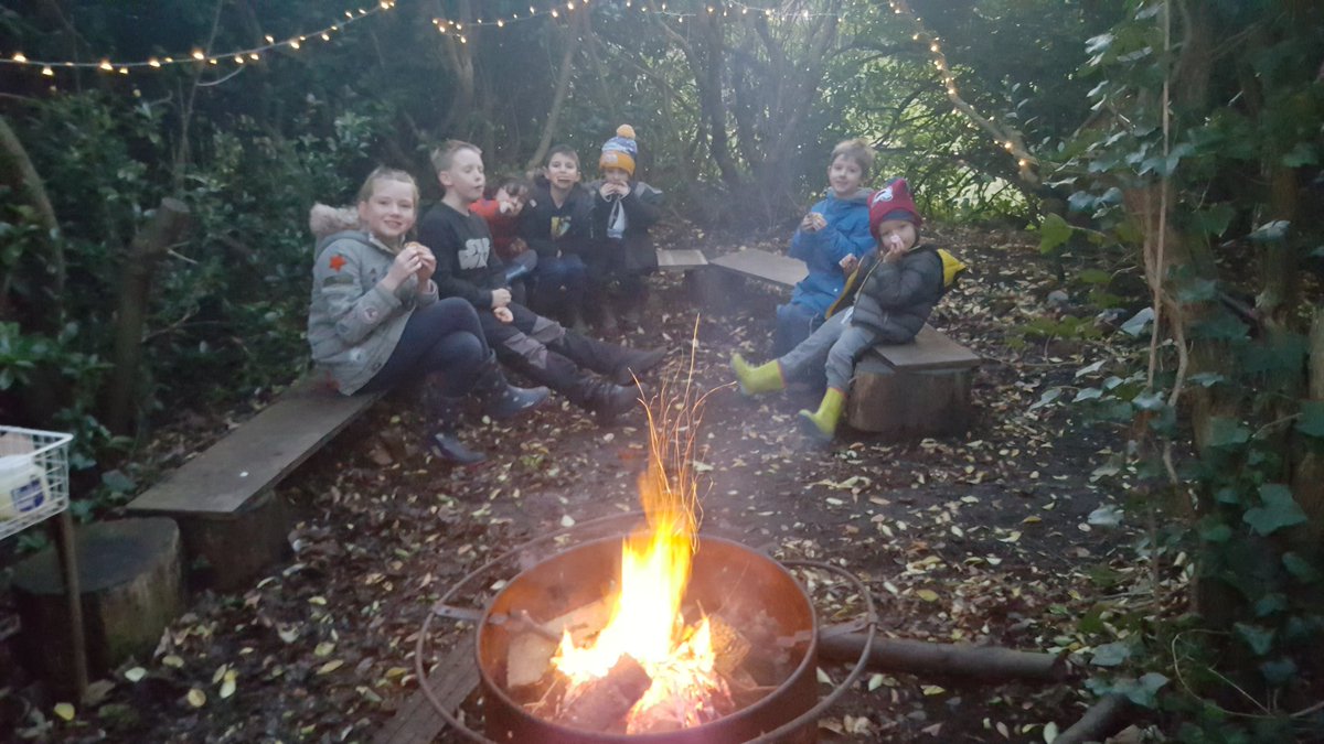 GreenTimeFS's tweet photo. It's that time of year...Smores and hot chocolate!! 😋 @ursulineprimary @UrsulinePTFA @GreenTimeFS https://t.co/bacG9YyU9k