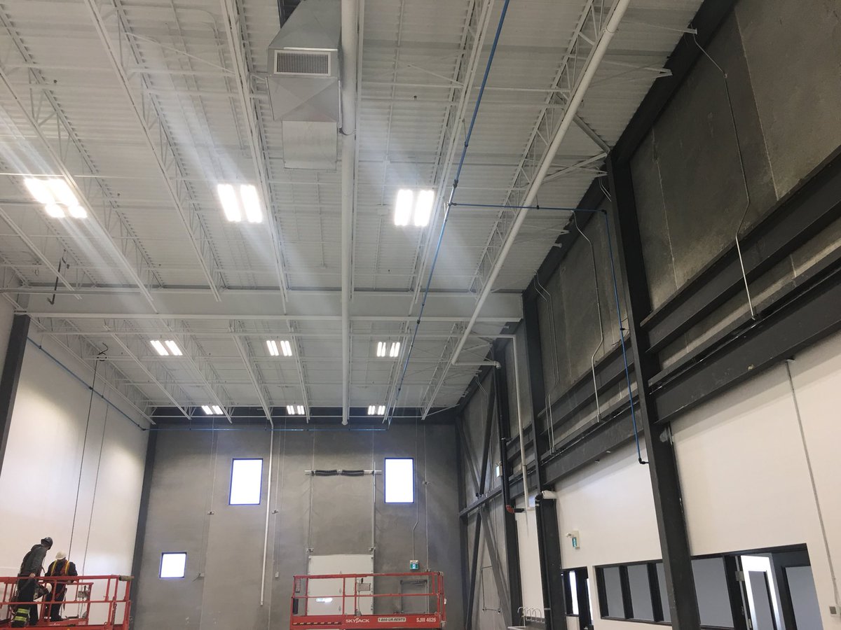 CommAirONT's tweet image. Our team installing #Kaeser aluminum pipe in a new facility. Contact our team for all your compressed air piping needs. #smartpipe #aurora