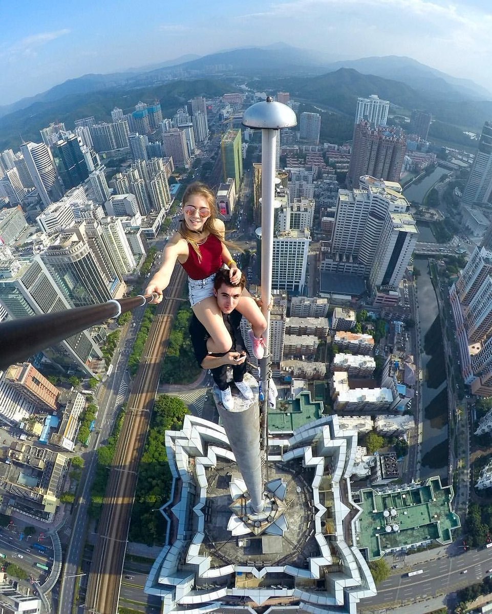 cknyakina's tweet photo. I need me a girl who can trust me the same way this girl trusts this man with her life.😂😂 https://t.co/HItsaHBFU1