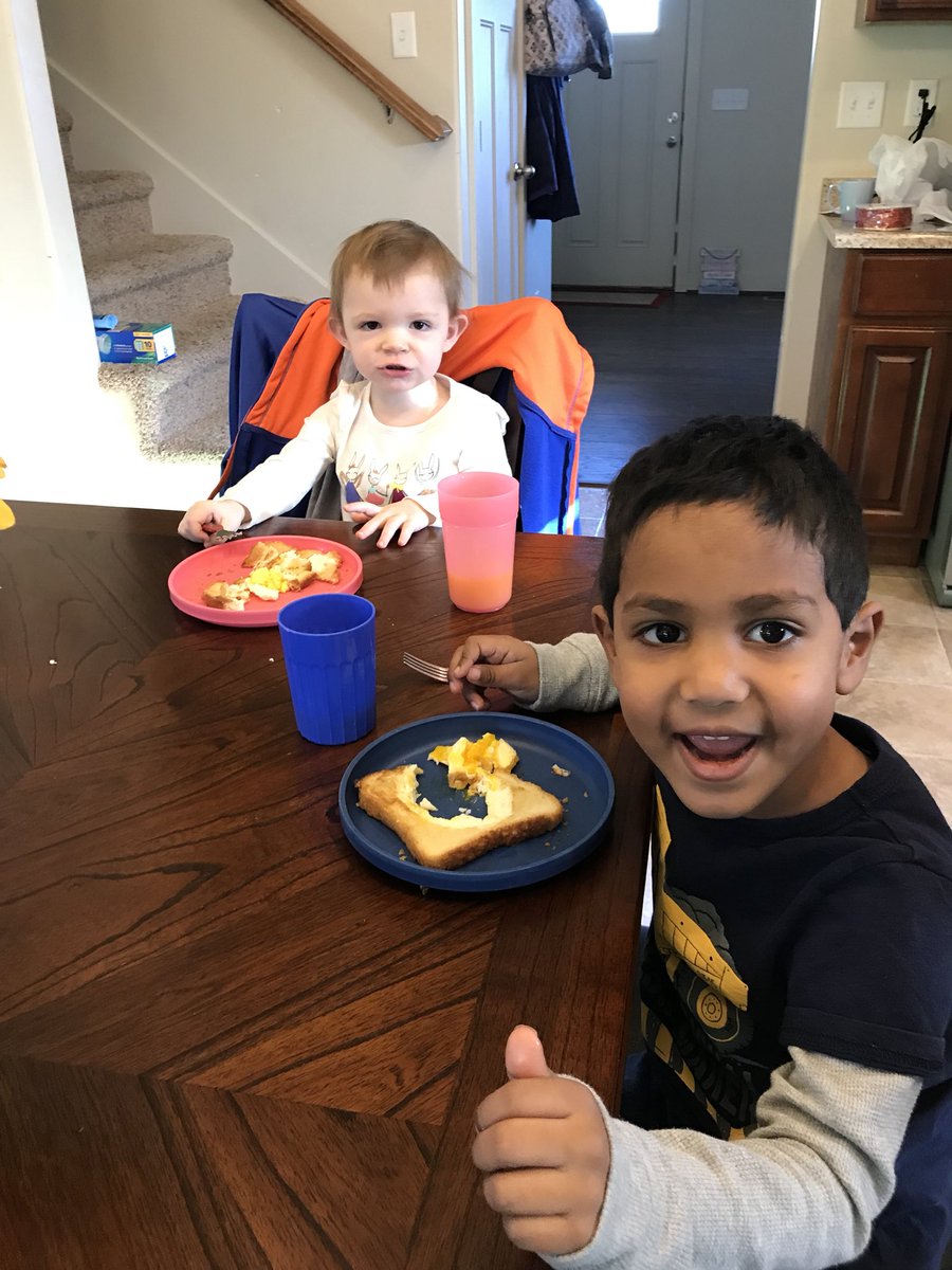 jennldance's tweet photo. Words canโt express how happy this picture makes me. Sitting down to a family breakfast that I made after being sick for months! I love being a #SAHM! #13WeeksPregnant #FinallyFeelingBetter #HelloSecondTrimester! https://t.co/CZ8E1xpl54