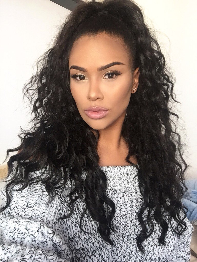 rosalgs's tweet photo. I always forget I have this app! 👋🏾 still here https://t.co/LZLkZiuxeH