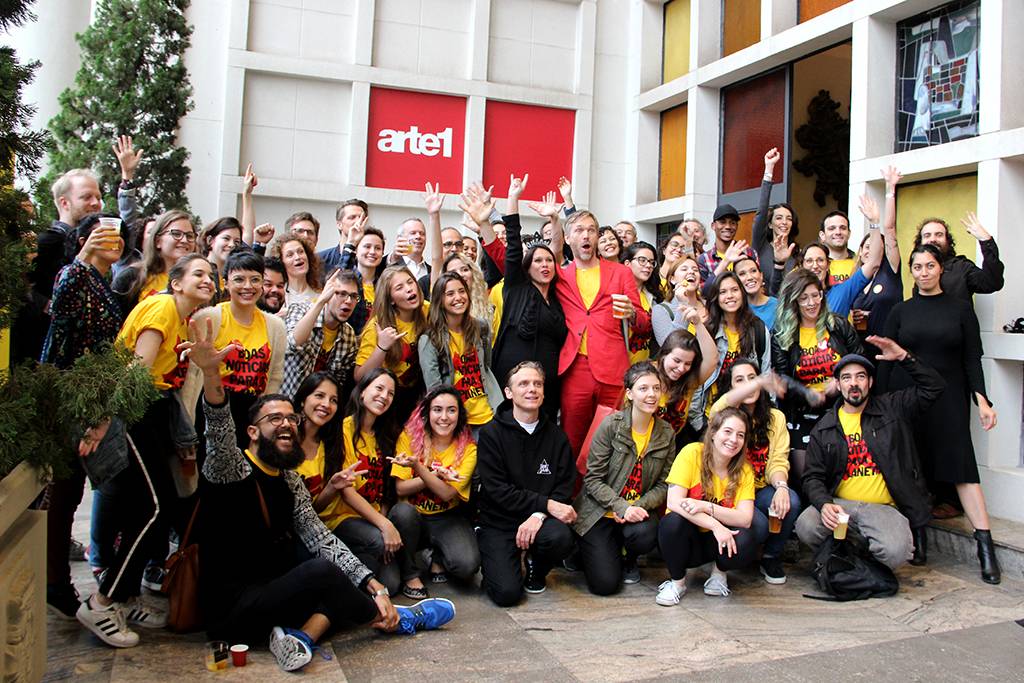 350AmLatina's tweet photo. Precisamos pensar juntos e unir nossas habilidades para encontrar soluções que priorizem um futuro mais sustentável e justo, para nós e para o nosso – único – lar: https://t.co/74CgT15Ivw #WDCDSP #WhatDesignCanDo #MudançasClimáticas #350Brasil https://t.co/diKzGeSg7p