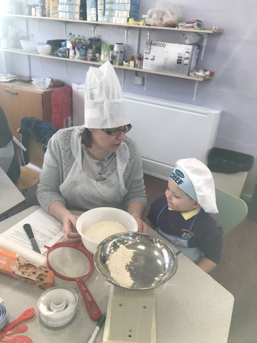 netherweans's tweet photo. Pouring and measuring the flour for our scones we needed 200 g of self raiding flour! We used our digital scales and drive to put the right amount in the bowl #developingearlynumeracyskills 👨🍳👩🍳 https://t.co/i0AM8fyUA2