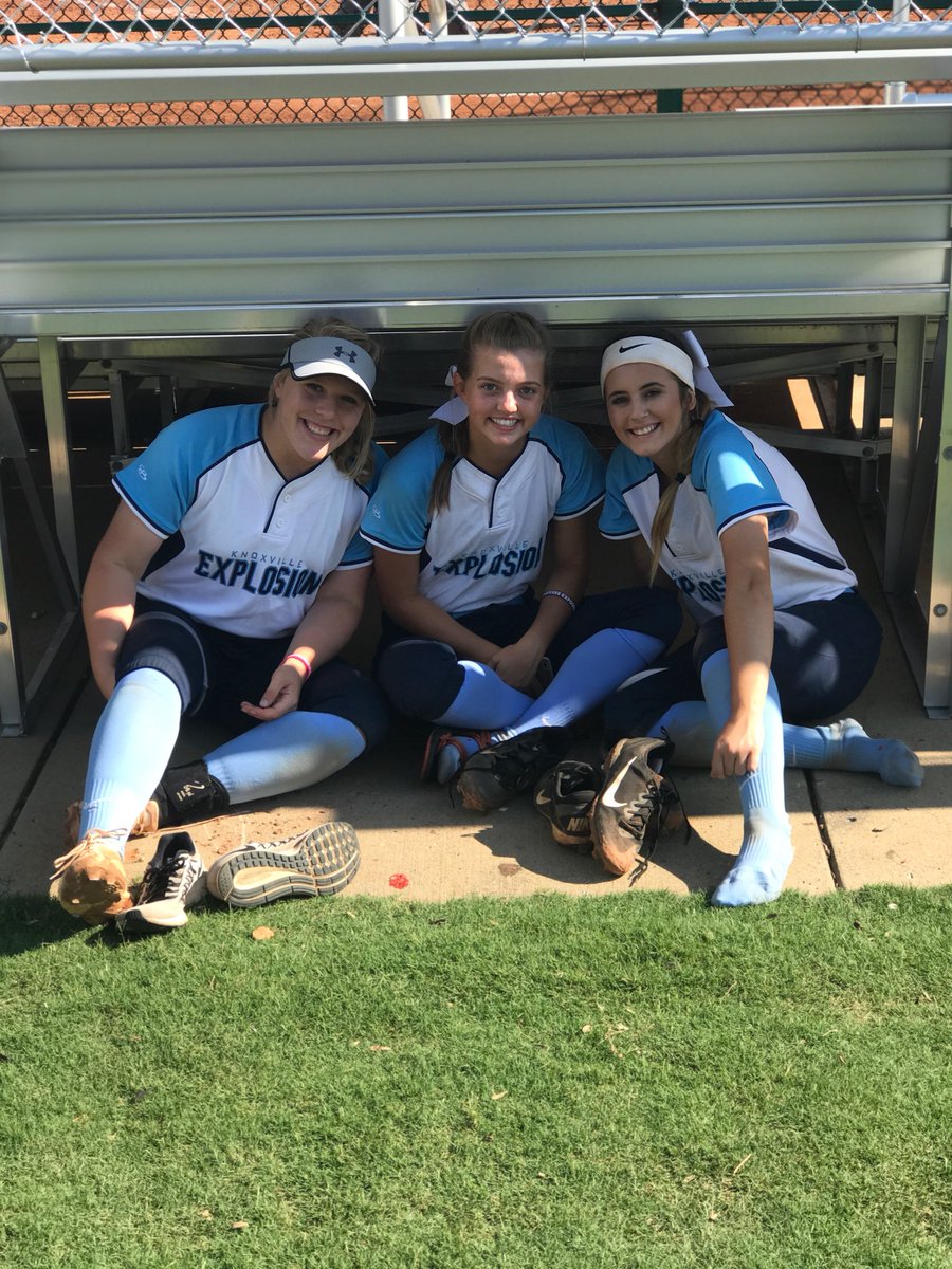 emilyvarina's tweet photo. Happy birthday to my girl!! T I’m so so thankful for you & all our talks during warm ups :) I️ LOVE playin ball with you & dunno what I’d do without yah!! I love you bunches 💗💗 ~ #goodgame #iamac ~ @tannahensleyy https://t.co/cMu6IcscGX