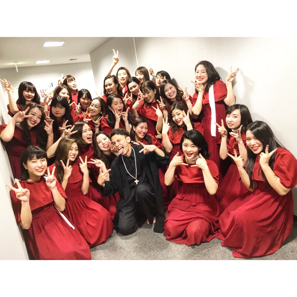 amiii_0707's tweet photo. 11/26 AND ONE+a
神にすがる女達💃🥀
雲の上の存在の方々いっぱいの中 
同じ舞台で踊らせていただけて
貴重な経験でした✨
ありがとうございました🙏
STARting J も出たかったなあ😢
またこの作品 踊れますように💫 https://t.co/FW8x6lv02V