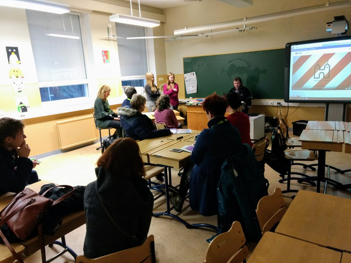 MLaurikainen1's tweet photo. Visits in Hämeenlinna schools with the participants of #EAPRIL2017 #hamk https://t.co/YQdSEaWswo