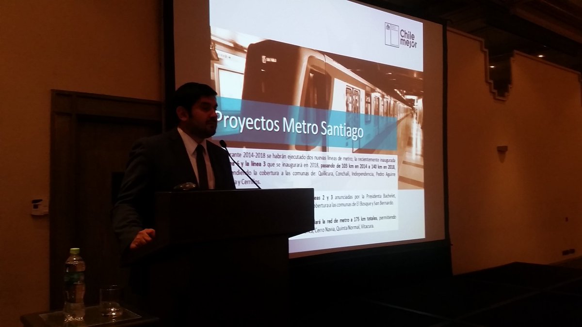 Subtrans's tweet photo. En #RailLatam17 Subse @carlosmelor profundiza política de transportes y proyectos en desarrollo para Metro, Trenes suburbanos y de carga. https://t.co/3WwubSEImB
