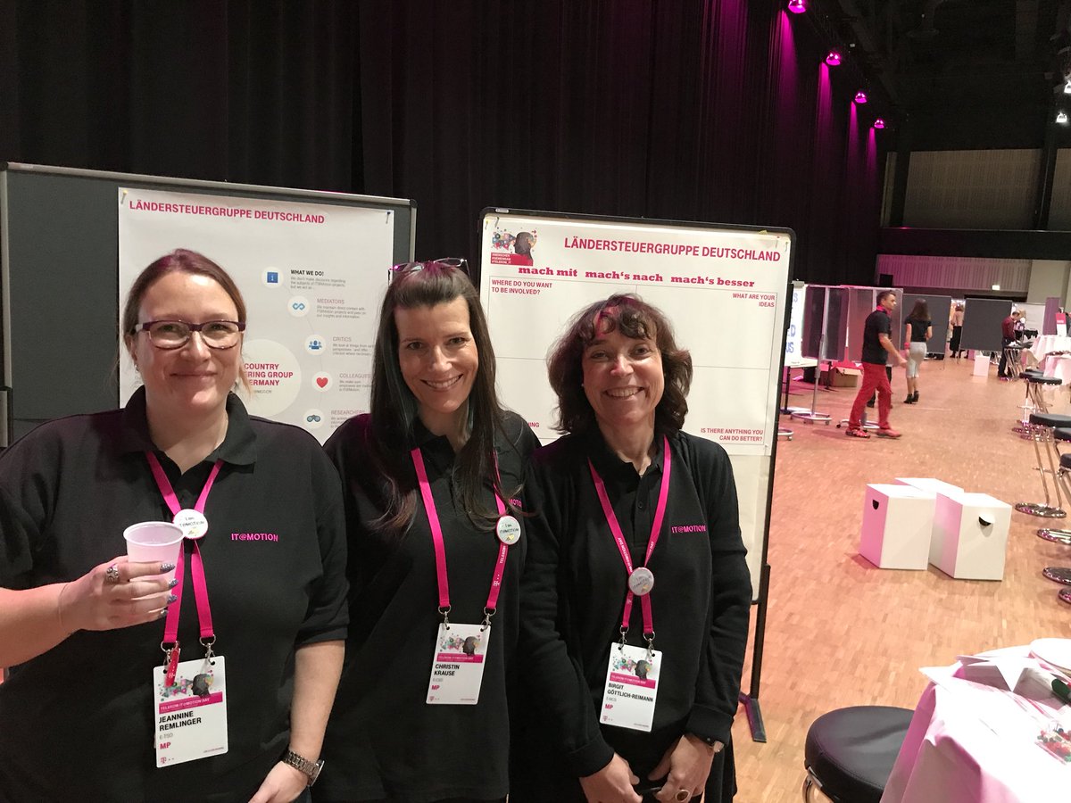 KarstenNeumann_'s tweet photo. Steuergruppe Deutschland ist am Start... #Telekom_it #telekomwall #move_IT https://t.co/zqtrDSMYlL