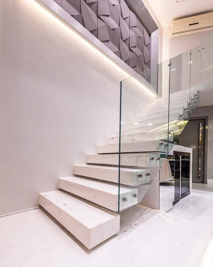 mardelmarmore's tweet photo. Ambiente assinado pelo Studio Poliana Pinheiro

@polianapinheiro Pé direito duplo marcado por uma escada revestida em mármore branco e detalhes de iluminação destacando o revestimento @castelatto na cor chumbo.
Foto:. @ubaranafotografia 
#studiopolianapi… https://t.co/hdDV3PjLYs https://t.co/SjeYyJcfix