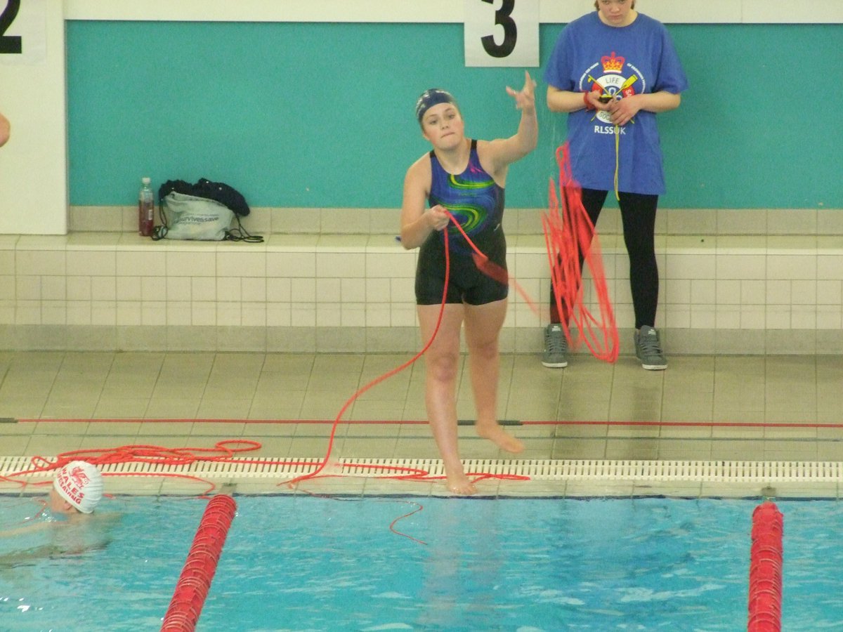 ipswichLSC's tweet photo. A few more #Nationals2017 @RLSSUK shots - here we have the rope throw event.
#lifesaving #lifesavers #throw https://t.co/Sr8nAOjbC4