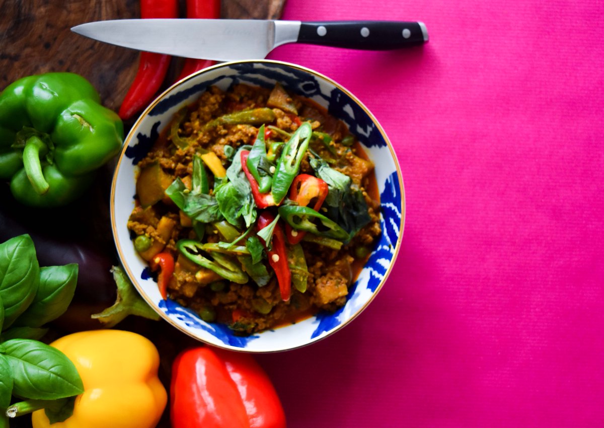 Abstarv's tweet photo. Every Wednesday we have Thai Specials, they are different each time so there is always a wide choice ๐ Come and see what exciting dishes we have tmrw ๐ #absolutelystarving #thaifood #londonbridge https://t.co/z9GZxUxqvI
