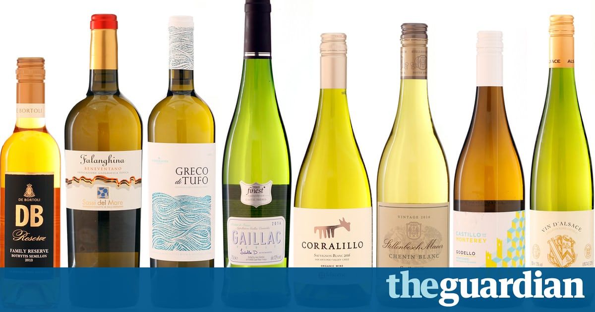 CorkExclusive's tweet photo. The 50 best Christmas #wines for 2017 https://t.co/lXFt30eDm5 https://t.co/s7WXPrIfxY