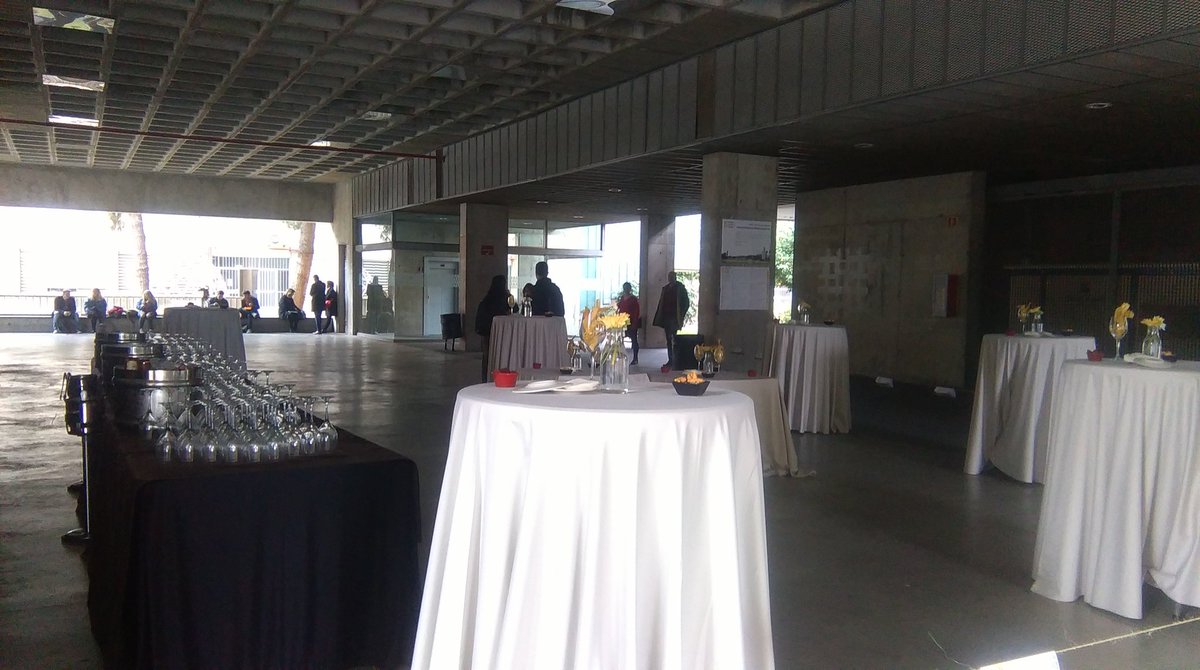 IdaSevilla's tweet photo. Todo preparado. Después de una mañana de interesantísimas aportaciones, es el momento del merecido descanso. #IDASevilla #IUACC #doctorado #Investigación #LT1 #LT2 #LT3 #lt4 https://t.co/xCIVIrNQT9