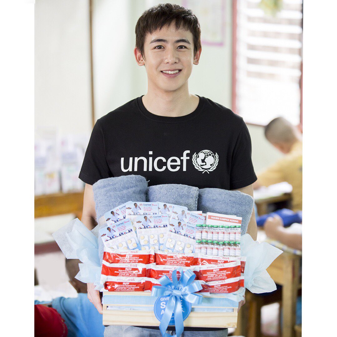 ส่งของขวัญที่มีคุณค่ามากกว่าครั้งไหน ๆ ด้วยตะกร้าแห่งความหวังใบนี้ไปให้เด็ก ๆ ที่กำลังเผชิญความยากลำบากเพียงตะกร้าละ 999 บาทได้ที่ unicef.or.th/basketofhope
หรือกูเกิ้ลคำว่า Unicef Basket 
#UnicefBasketOfHope #ของขวัญที่ช่วยให้เด็กๆรอดชีวิต