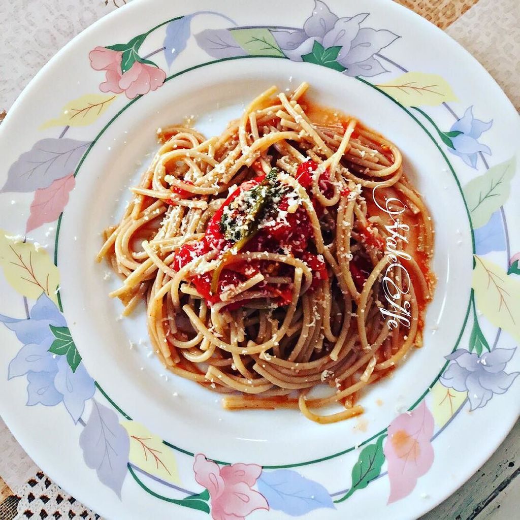 ValentinAfeltra's tweet photo. La pasta su 5 cereali a casa mia nn manca mai 😋

Dieta 🧐❓
Ma anche no 🙌🏼 Semplicemente ALIMETAZIONE CORRETTA 💪🏻
#detoxDay02
#meno1tagliaXNatale
#sfidaLoveYourLife #pranzo #buonpranzo #buonappetito #appetito #lunch #gnam #mom #mamma #mammeaspillo … https://t.co/0bG2O78Cdd https://t.co/OteI0xL2hF