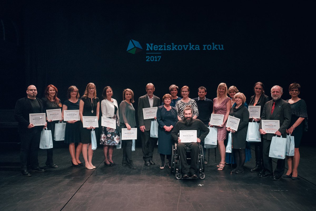 eNROSka's tweet photo. Od včerejšího večera známe Neziskovky roku 2017.
https://t.co/Z5NvY33DuX https://t.co/PltGClfZur